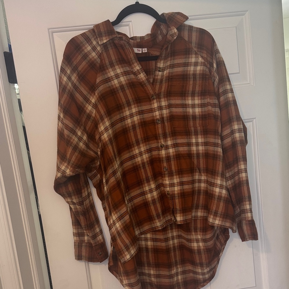 High-low tunic style So Brand Plaid Button-Up Shirt size small